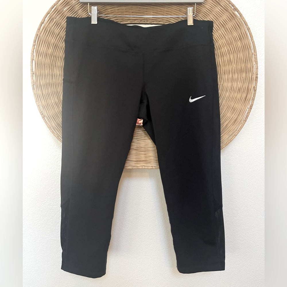 NIKE DRI-FIT RUNNING LEGGINGS